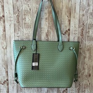 NWT Green Woven Tote Bag Summertime Beach Wear Shoulder Bag Sophisticated